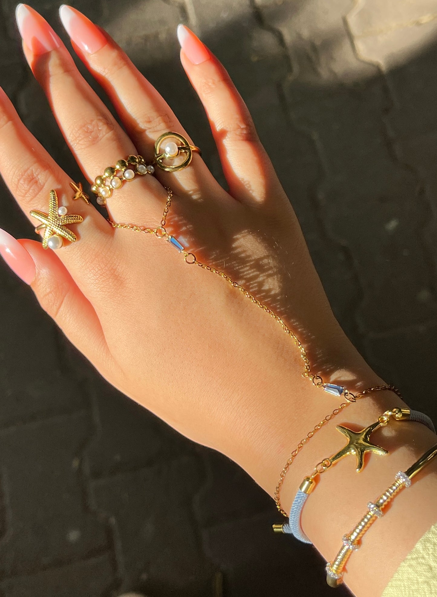 Blue handchain