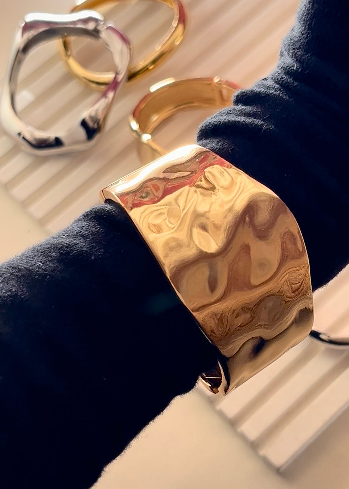 Crisp chunky bangle