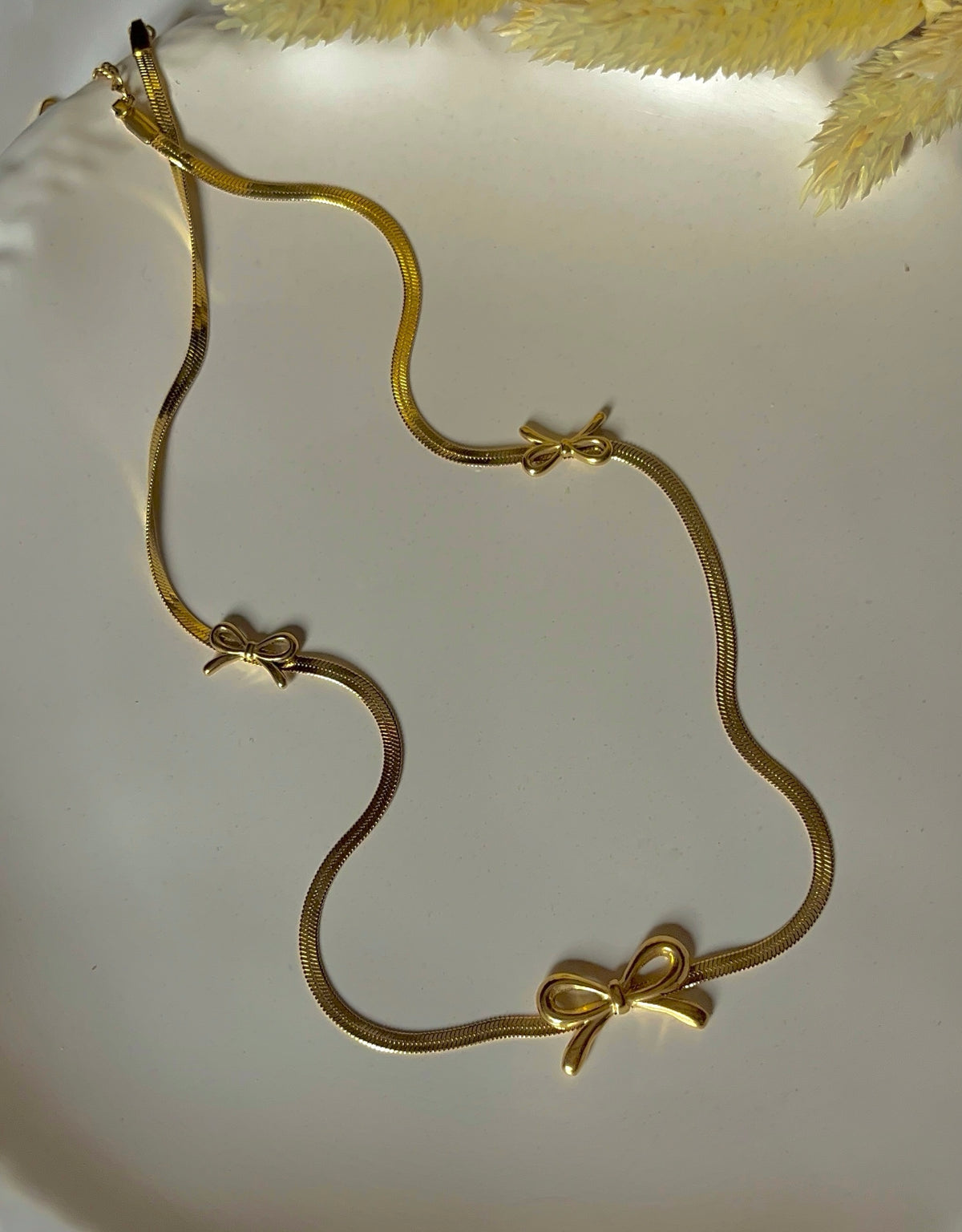 Bow snake chain Necklace