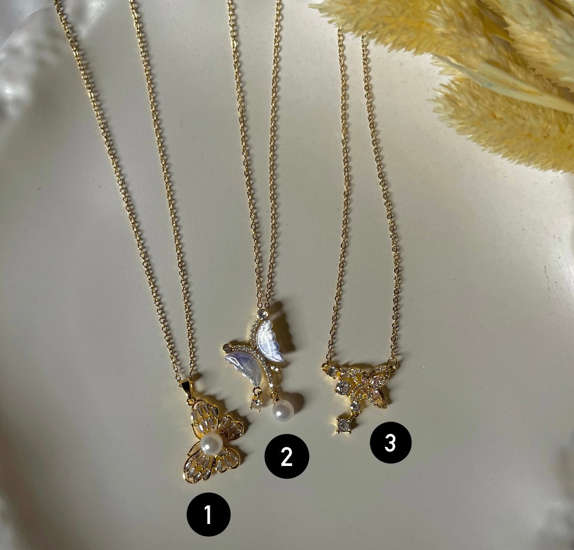 Butterflies necklacesًں¦‹