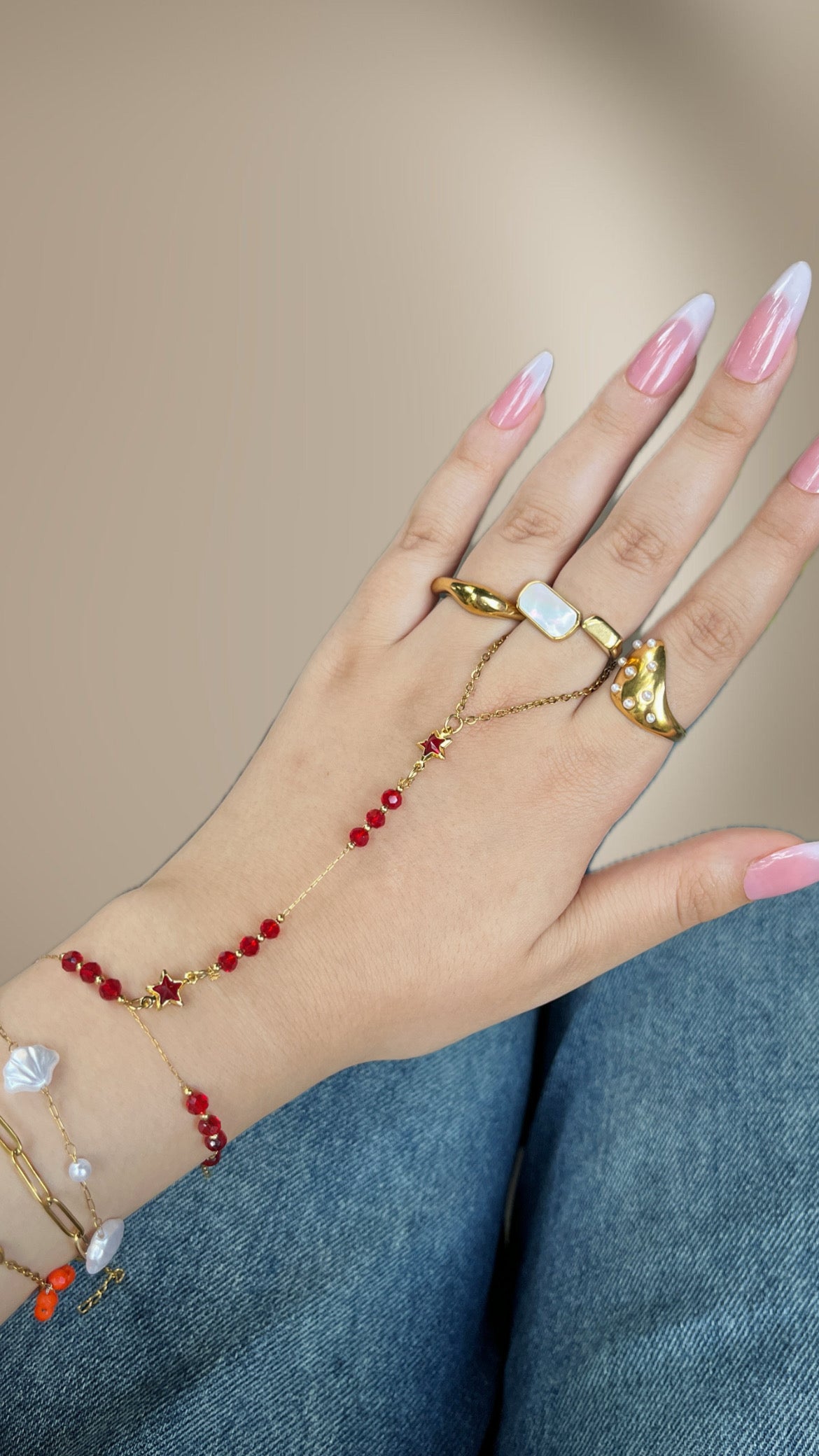 Red handchain