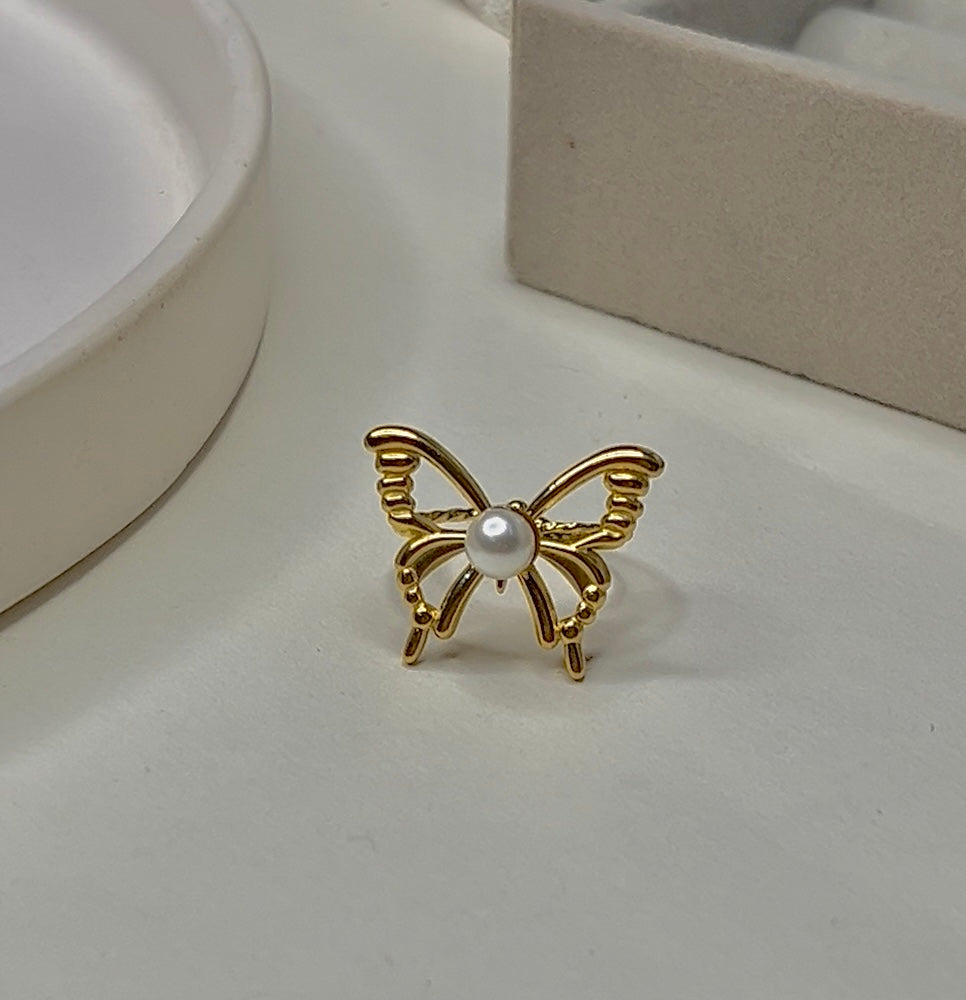 Butterfly pearly ring
