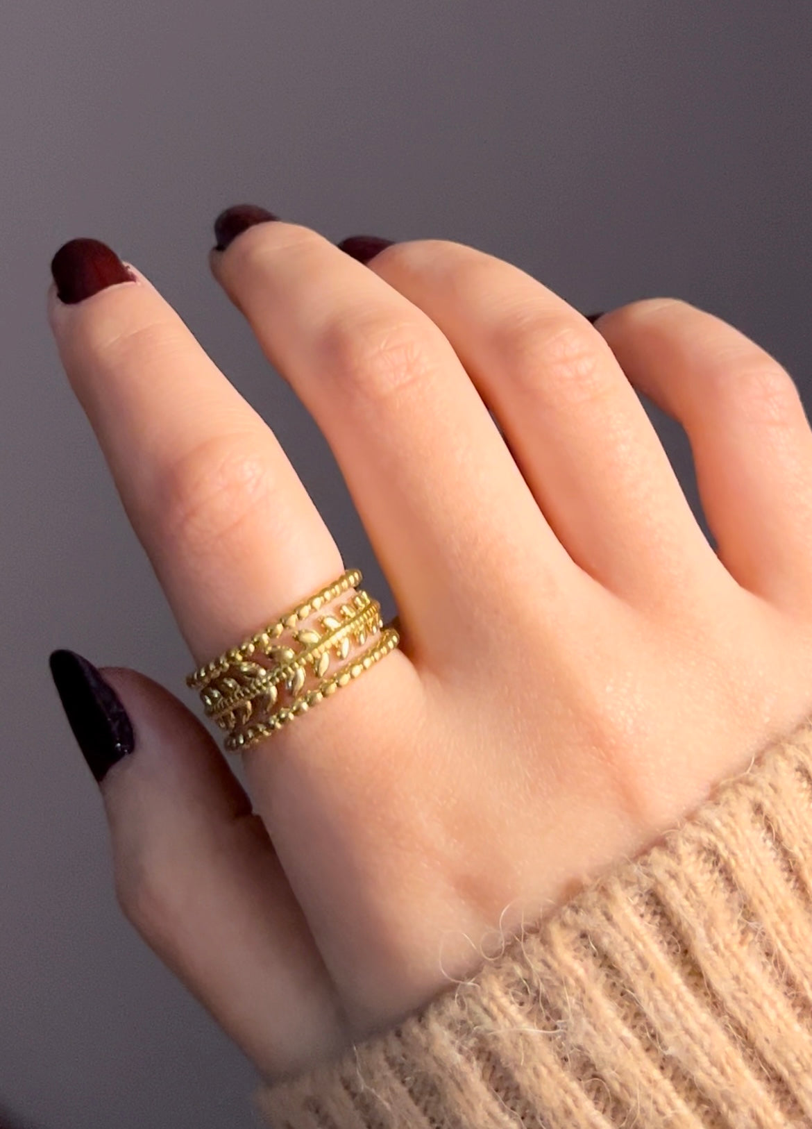 Leaves ring